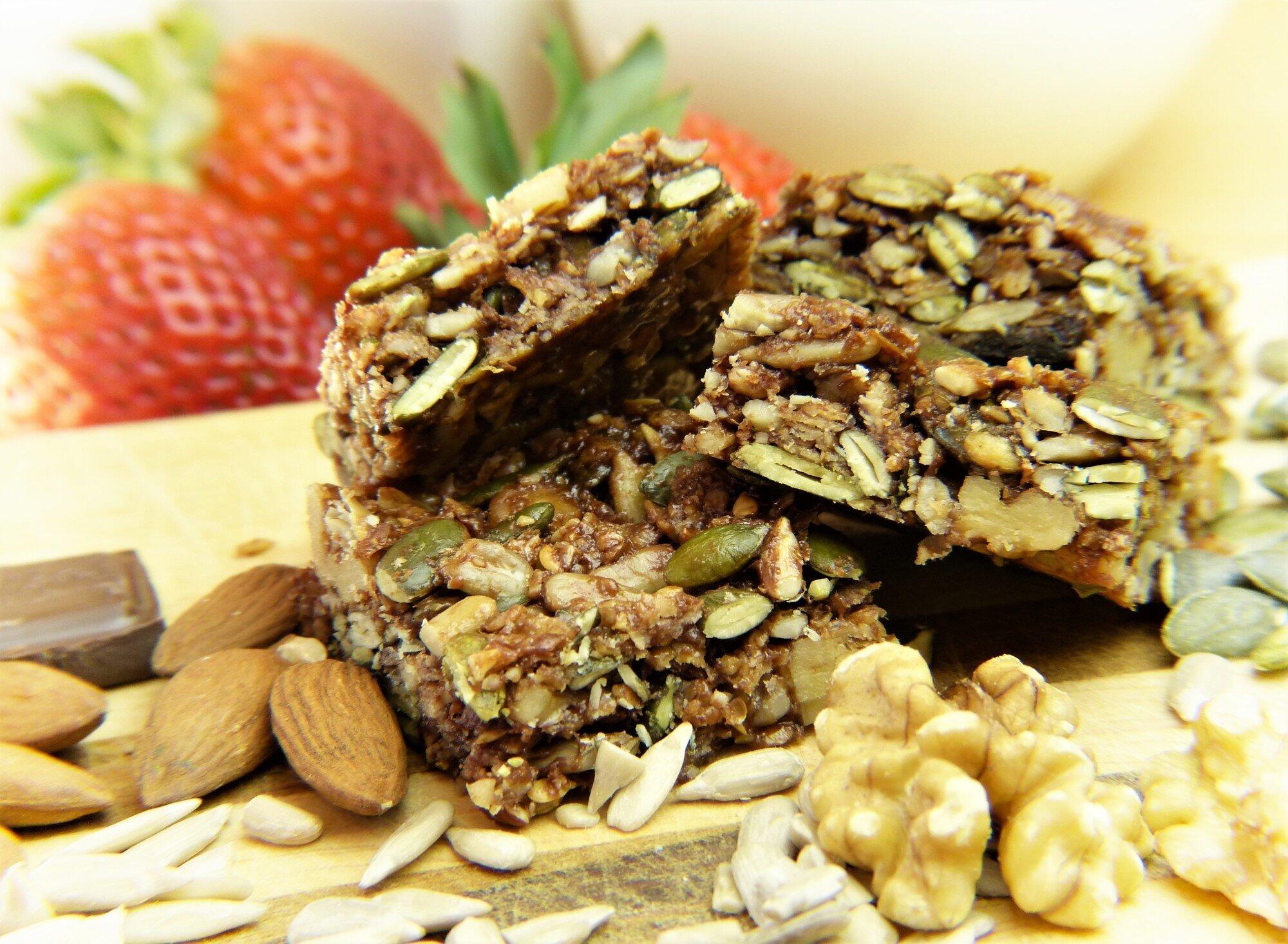 The Best Protein Bars for Weight Loss, According to Nutrition Experts