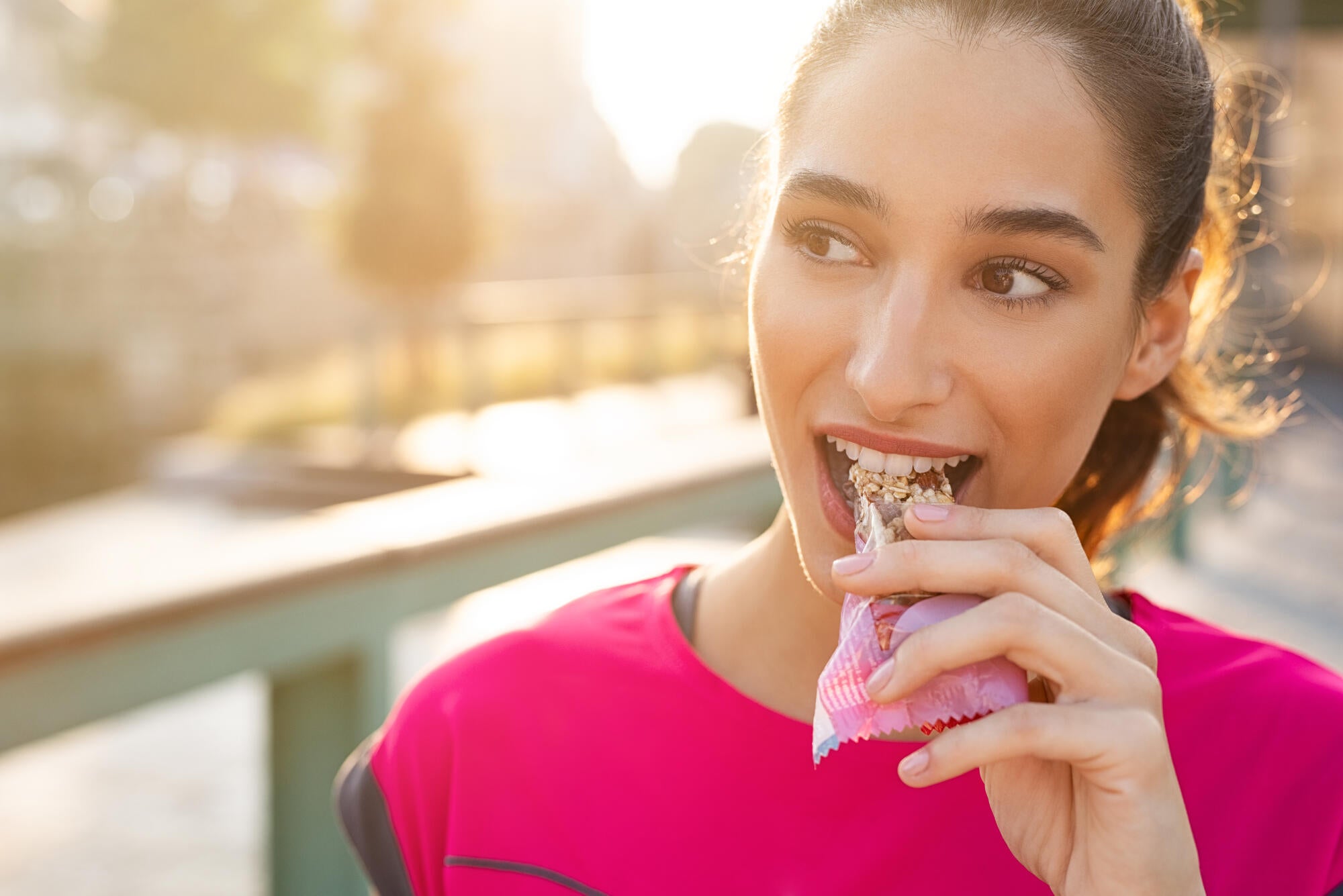 Should I Eat a Protein Bar Before or After a Workout?